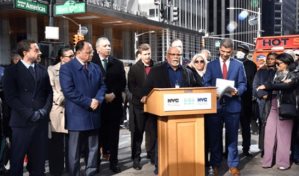 Nueva York instala escudo dominicano en la calle 42 de Manhattan