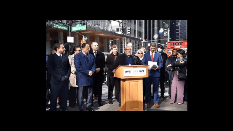 Nueva York instala escudo dominicano en la calle 42 de Manhattan