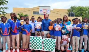 Inefi entrega tres canchas remozadas en planteles escolares de Pedro Brand