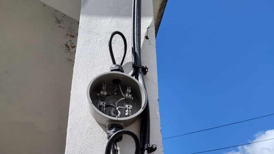 Denuncian robo de cables eléctricos en comunidades de Santiago