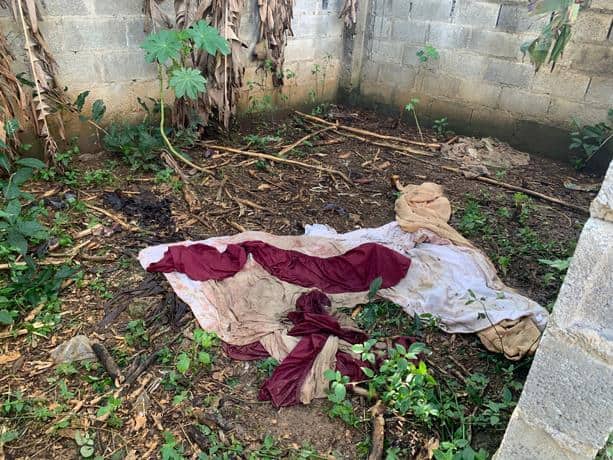 Sábanas donde hallaron los cuerpos de Marimel Pol y su hija de 10 años.