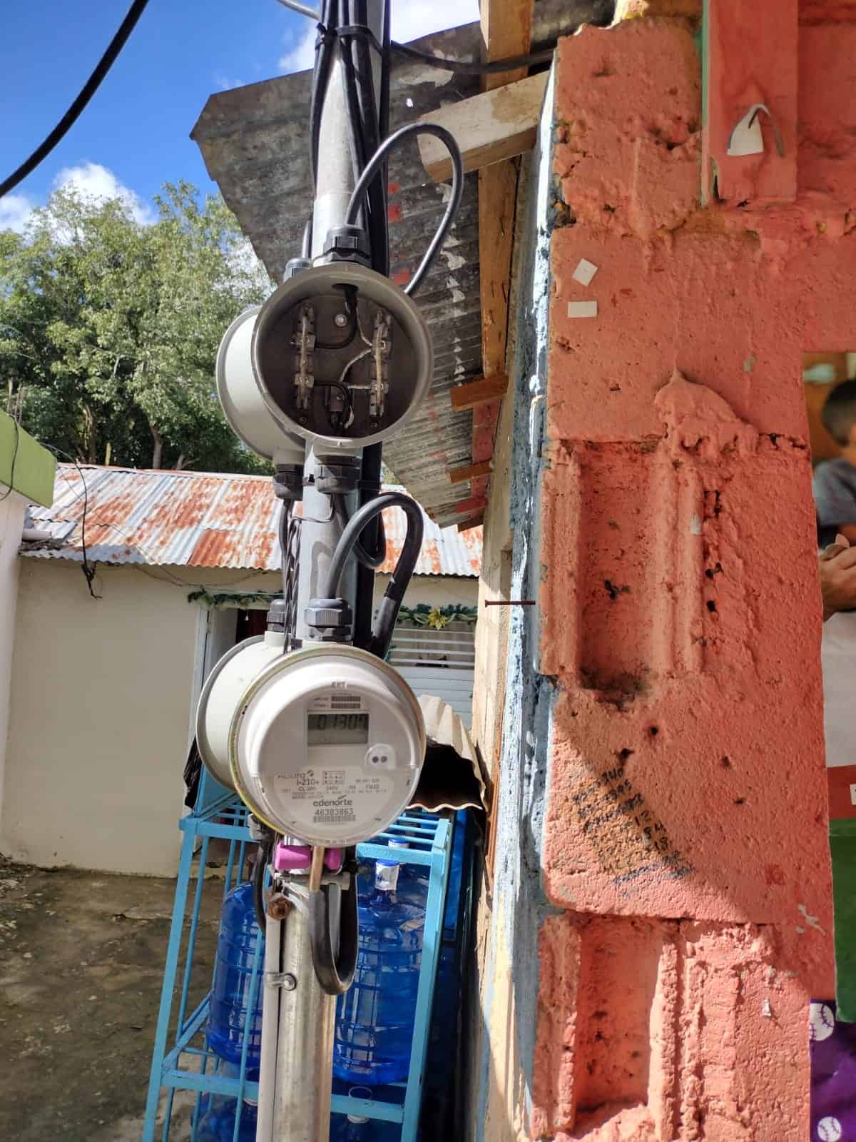 Cables de eléctricidad robados en localidad de Santiago 