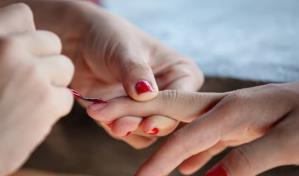 C&oacute;mo preservar tus u&ntilde;as pintadas