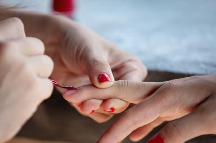 Cómo preservar tus uñas pintadas