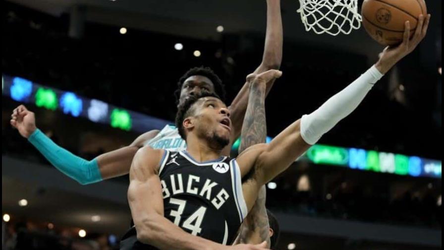 VIDEO | Bucks vencen a Hornets e hilvanan 5to triunfo VIDEO | Bucks vencen a Hornets e hilvanan 5to triunfo