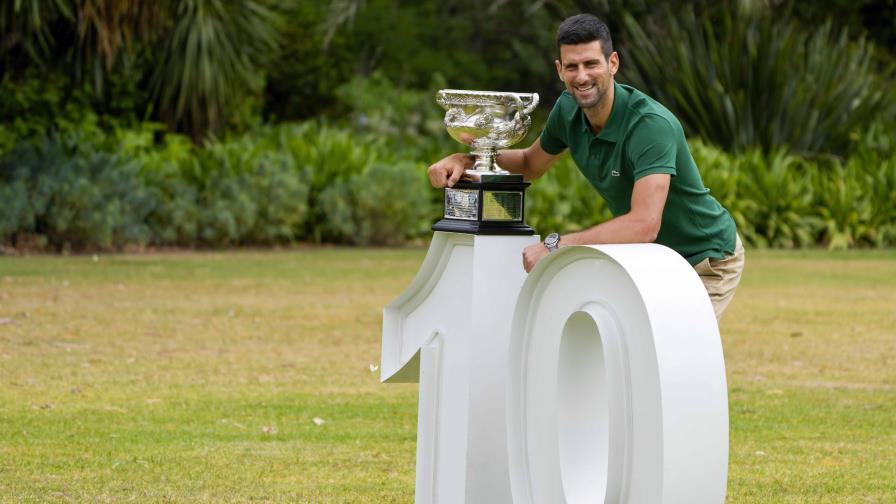 Djokovic jugó en Melbourne con desgarro en un muslo