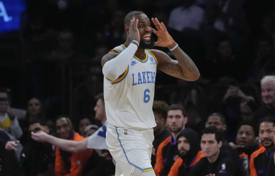 VIDEO | Con triple doble de LeBron, Lakers vencen a Knicks en alargue