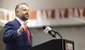 Rhule interpone demanda de arbitraje en la NFL