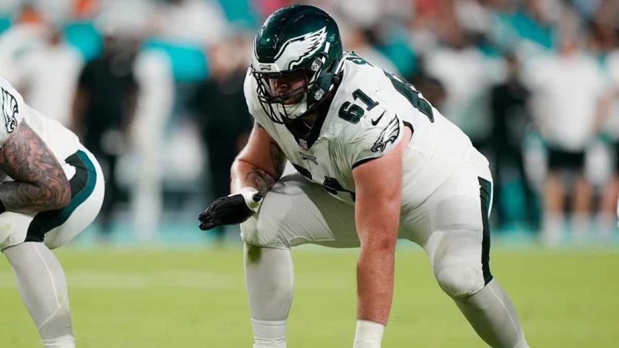 Josh Sills de los Eagles acusado de violación y secuestro antes del Super Bowl Josh Sills de los Eagles acusado de violación y secuestro antes del Super Bowl