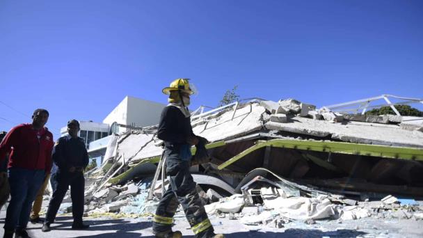 Solo una de las sobrevivientes del derrumbe de edificio en La Vega permanece hospitalizada