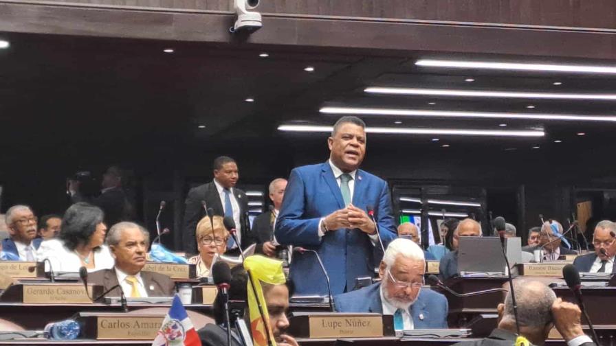 Diputados PLD acusan al gobierno de supuesta compra indiscriminada de ediles con dinero público Diputados PLD acusan al gobierno de supuesta compra indiscriminada de ediles con dinero público