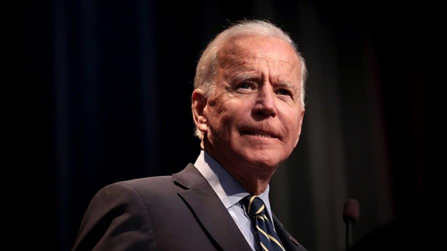 Biden no sabe si prohibirá TikTok, pero dice que no lo tiene en su teléfono Biden no sabe si prohibirá TikTok, pero dice que no lo tiene en su teléfono