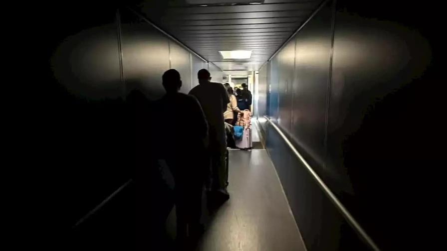 Un apagón retrasa actividad en el Aeropuerto Internacional de Los Ángeles