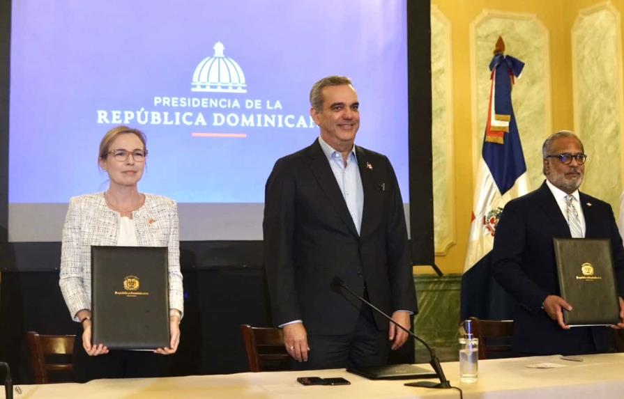 República Dominicana y Canadá firman acuerdo de cielos abiertos