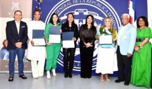 Cuatro emprendedoras son reconocidas por el consulado de RD en NY