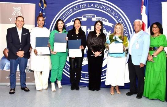 Cuatro emprendedoras son reconocidas por el consulado de RD en NY