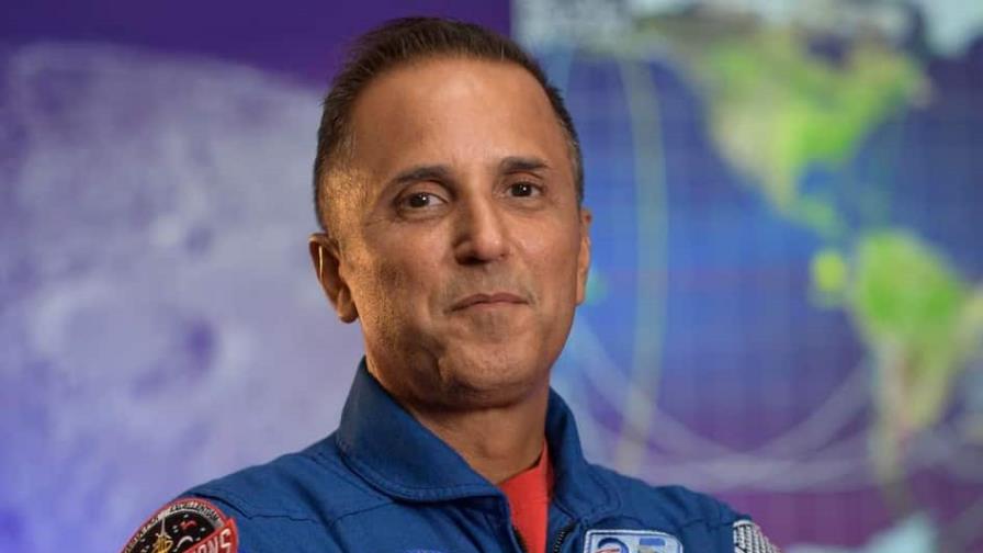 La NASA nombra por primera vez a un hispano jefe de sus astronautas