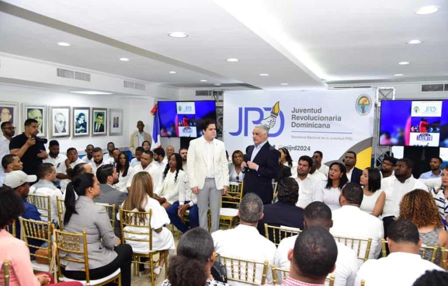Al presidente del PRD le preocupa el futuro de la juventud dominicana