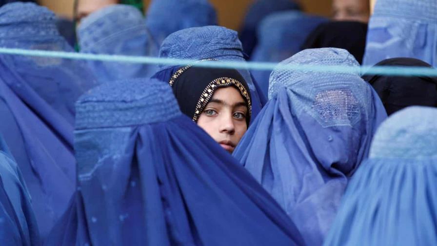 EE.UU. sanciona a cargos talibanes por la represión de mujeres en Afganistán EE.UU. sanciona a cargos talibanes por la represión de mujeres en Afganistán