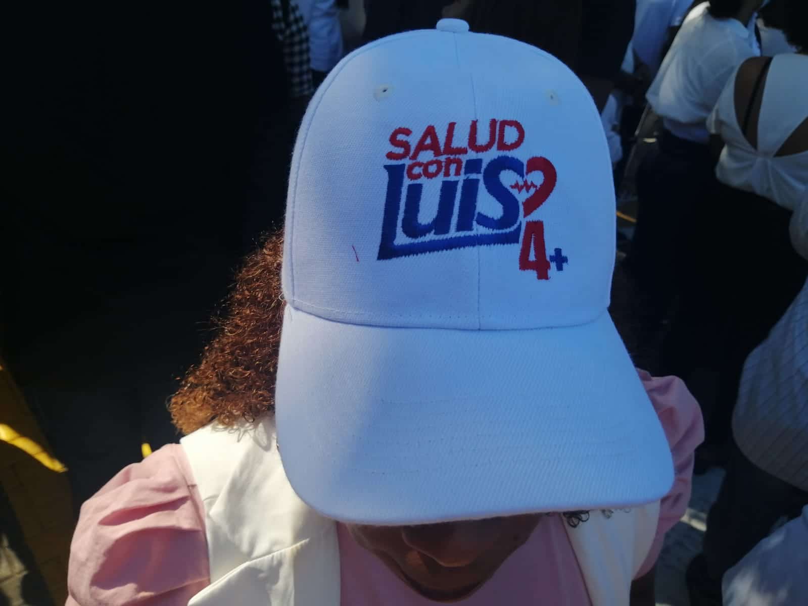 Médicos y enfermeras en apoyo a Luis Abinader.