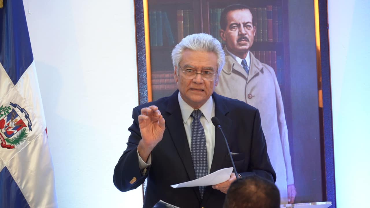 El académico e investigador Rafael Emilio Yunén.
