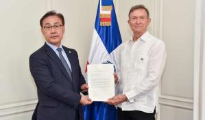 Canciller recibe las Copias de Estilo de las Cartas Credenciales del nuevo embajador de Corea