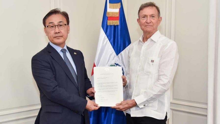 Canciller recibe las Copias de Estilo de las Cartas Credenciales del nuevo embajador de Corea