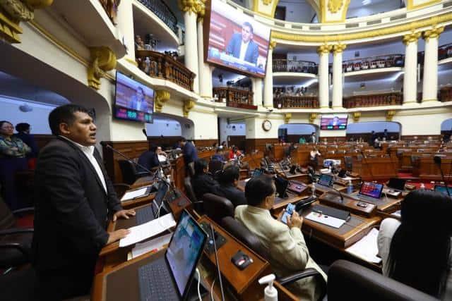 Gobierno peruano pide a Congreso diálogo para lograr adelanto electoral