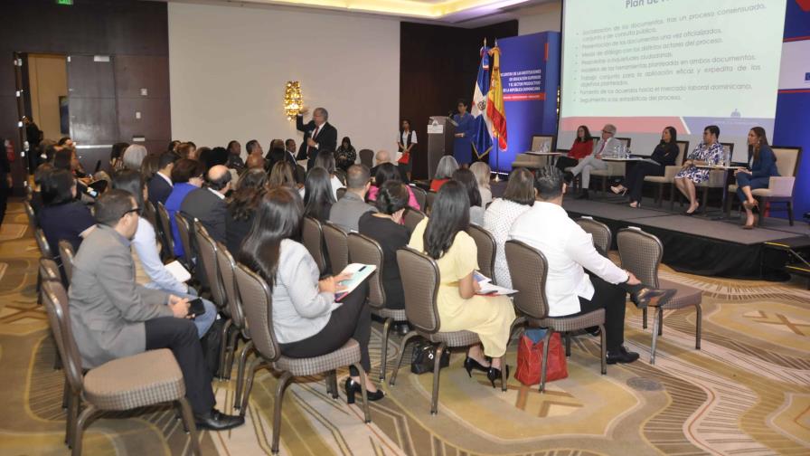 Gobierno y sector productivo acuerdan transformar la educación superior