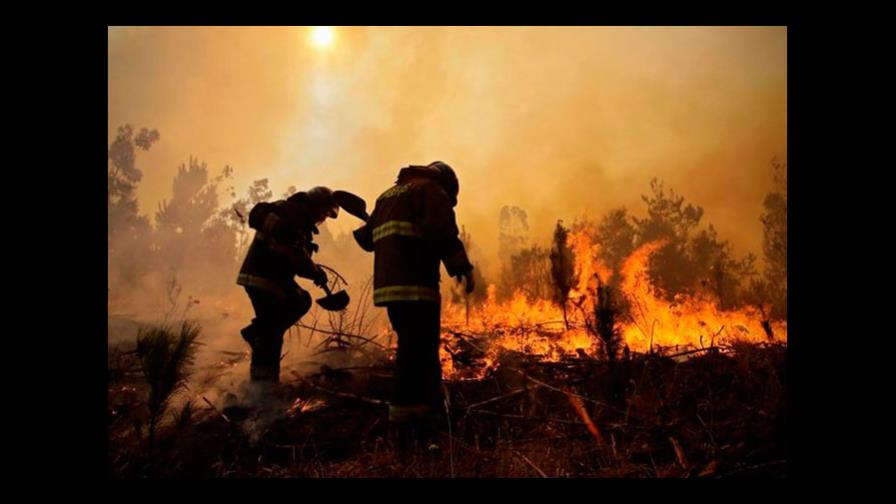 Asciende a siete el número de muertos en virulentos incendios de Chile