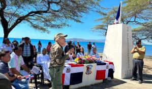 Exaltan legado de Caama&ntilde;o en 50 aniversario del desembarco de playa Caracoles