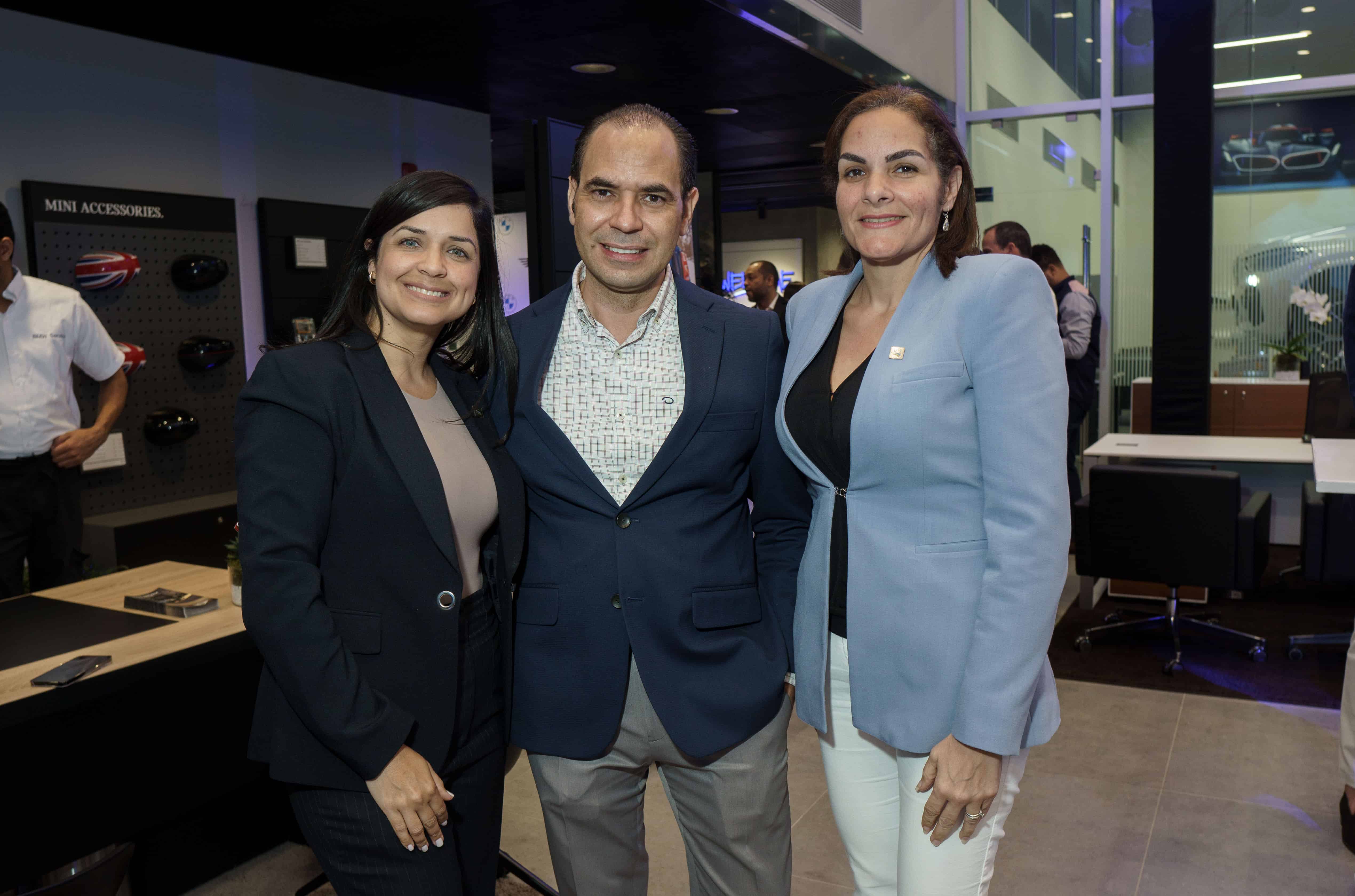 Patricia Rivera, Edy Baez y Paola Beras.