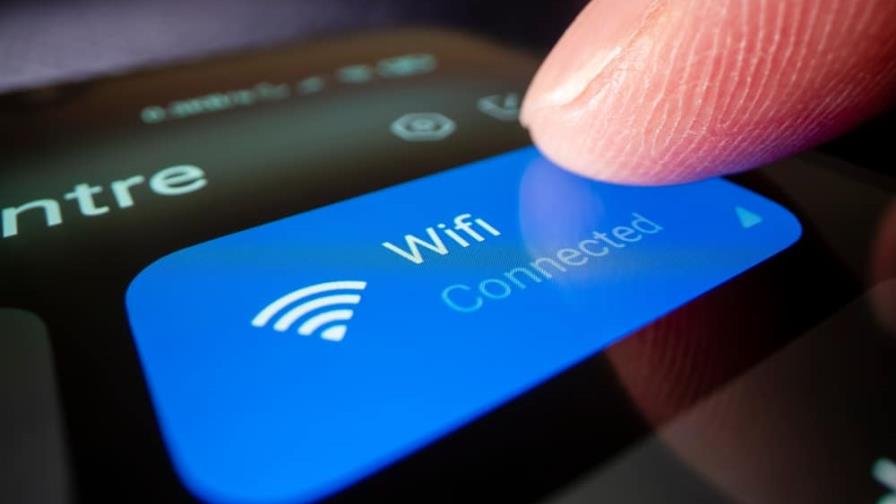 ¿Por qué debes desactivar el Wi-Fi de tu teléfono al salir de casa?