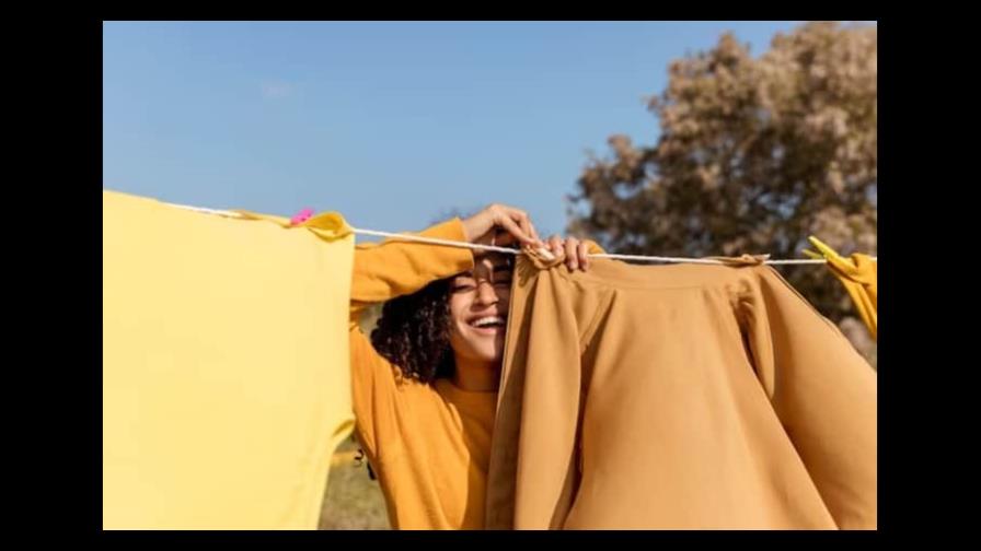 Por qué es conveniente secar la ropa al aire libre