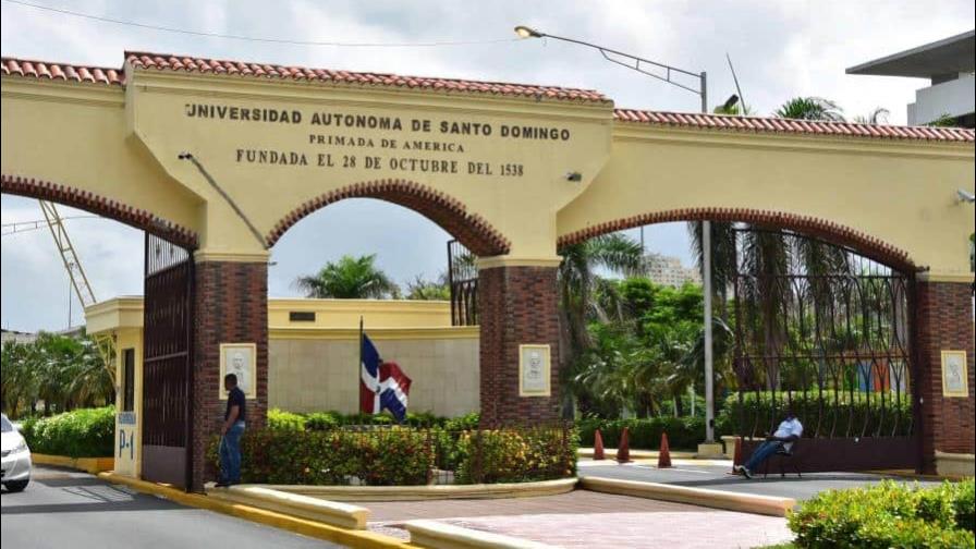Faprouasd comienza paro general de docencia en la UASD