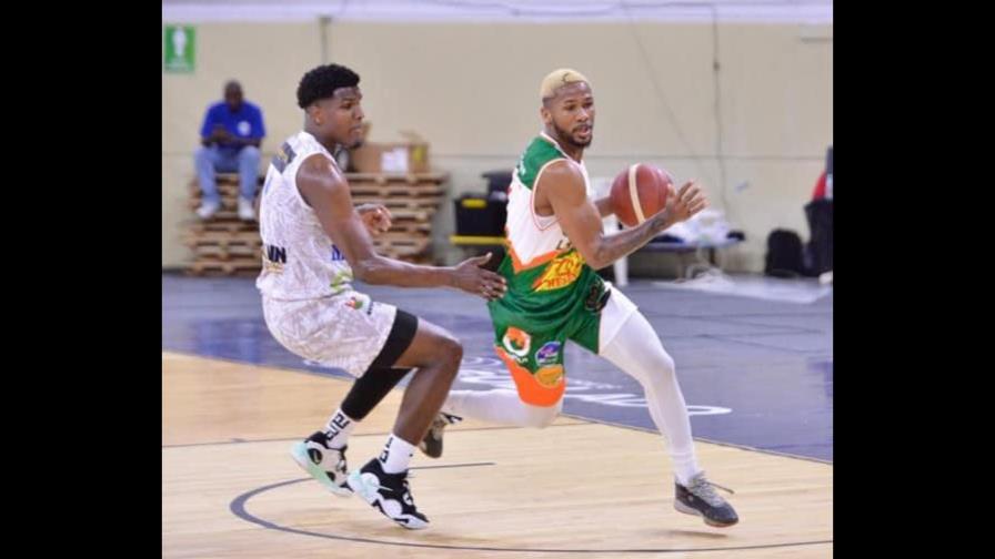 Colomé encesta 64 puntos y lidera triunfo del Chola en Copa de Campeones; equipos siguen invicto