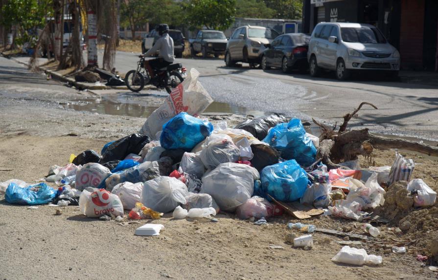 Residente en Villa Liberación: ¿Cómo se va a acabar el cólera si seguimos con la misma basura?