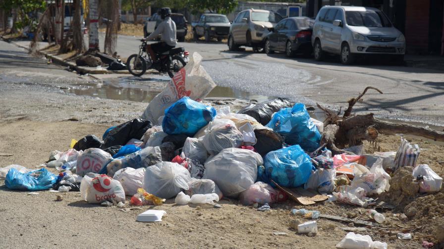 Residente en Villa Liberación: ¿Cómo se va a acabar el cólera si seguimos con la misma basura?