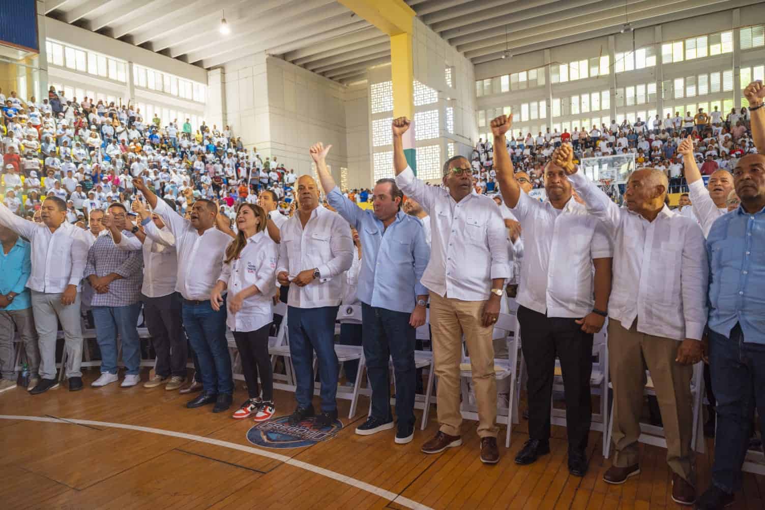 Juramentación de nuevos miembros del PRM. 