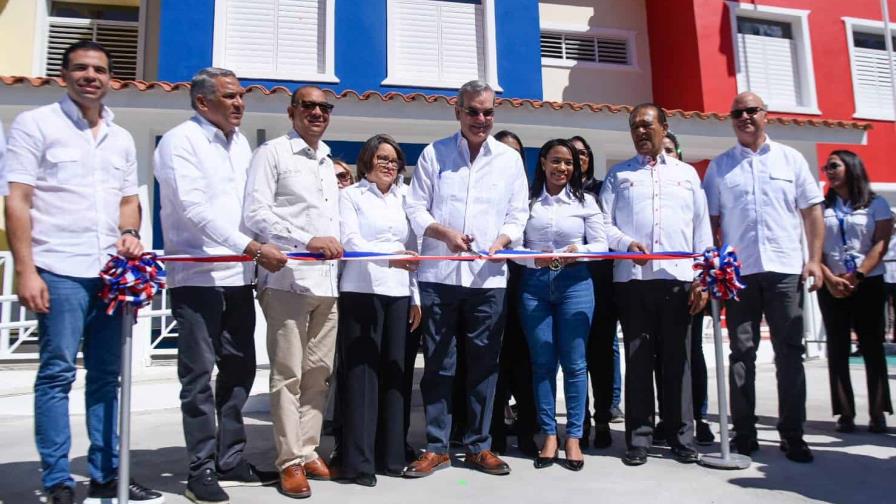 Presidente inauguró varias obras en Santiago Rodríguez