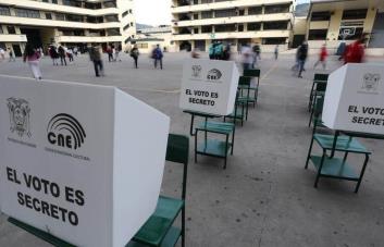 La participación en elecciones locales de Ecuador llega al 33 % al mediodía