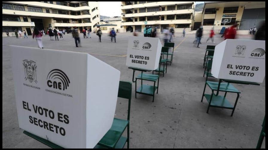 La participación en elecciones locales de Ecuador llega al 33 % al mediodía