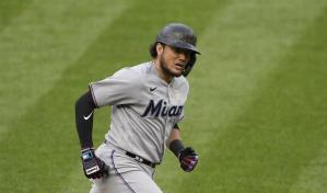 Dodgers contratan a Rojas por 1 año y 6 millones