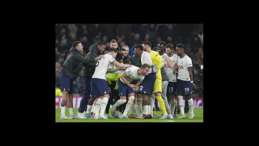 Hito de Kane y buen debut de Navas en la Premier