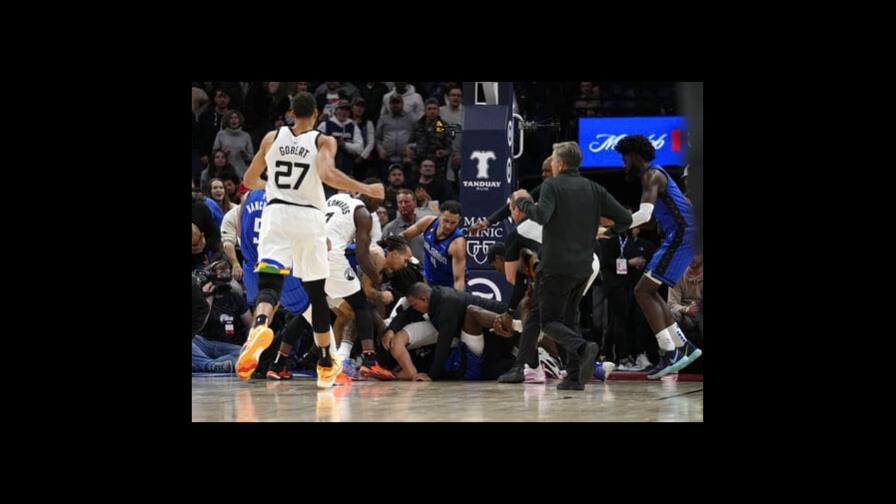 Bamba, Rivers y Suggs, suspendidos tras riña Magic-Wolves Bamba, Rivers y Suggs, suspendidos tras riña Magic-Wolves