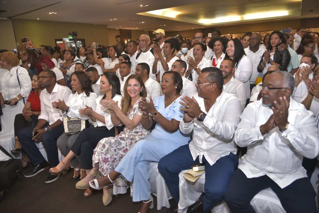 Parte de los asistentes al lanzamiento del movimiento.&nbsp;