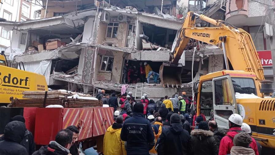 Turquía cierra durante una semana los colegios de la zona afectada por sismo