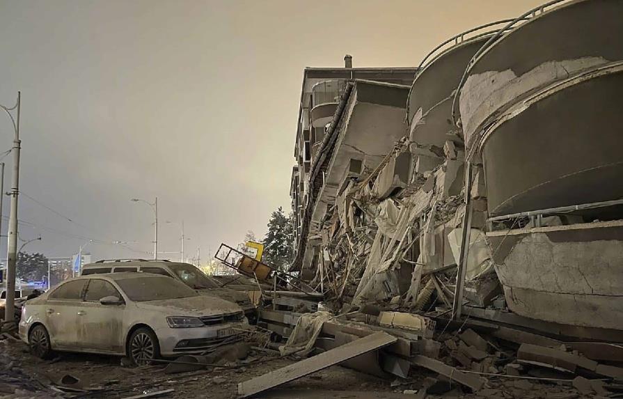 Más de 21,000 muertos por sismo en Turquía y Siria, donde la esperanza se apaga