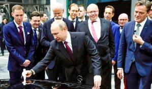 Putin autoriza venta de la división de banca de Mercedes-Benz a rusa Avtodom