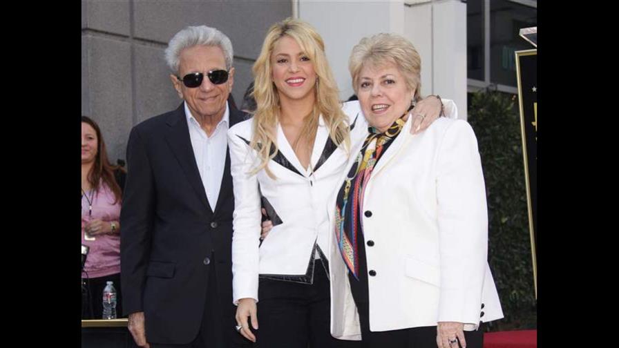 Shakira preocupada por la salud de su padre; médicos suspenden su cirugía Shakira preocupada por la salud de su padre; médicos suspenden su cirugía